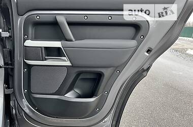 Внедорожник / Кроссовер Land Rover Defender 2022 в 
