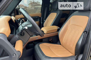 Внедорожник / Кроссовер Land Rover Defender 2022 в 