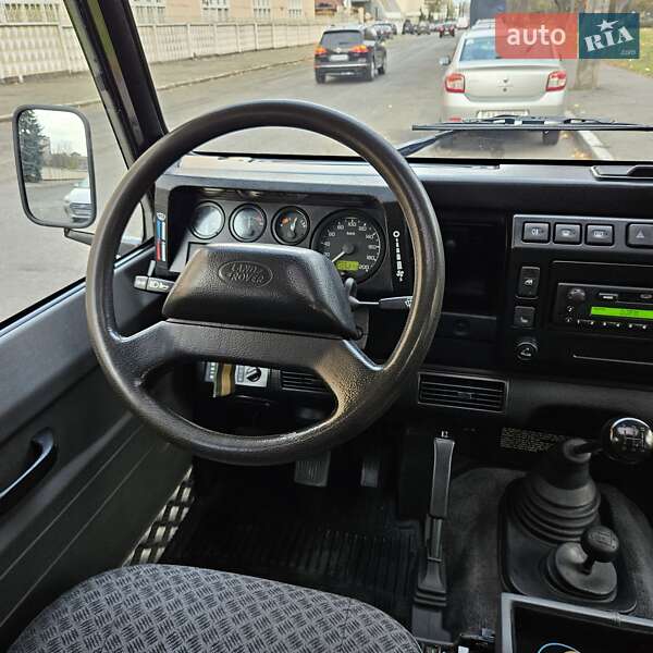 Позашляховик / Кросовер Land Rover Defender 2002 в Києві