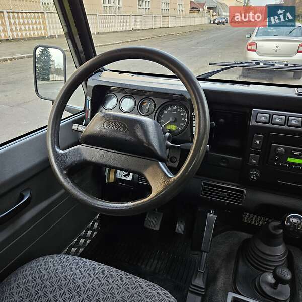 Позашляховик / Кросовер Land Rover Defender 2002 в Києві
