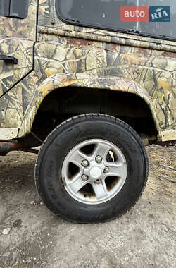 Позашляховик / Кросовер Land Rover Defender 2002 в Тернополі