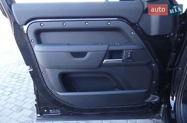 Внедорожник / Кроссовер Land Rover Defender 2024 в 