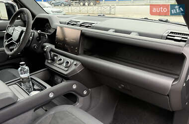Внедорожник / Кроссовер Land Rover Defender 2022 в 