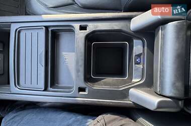 Внедорожник / Кроссовер Land Rover Defender 2020 в 