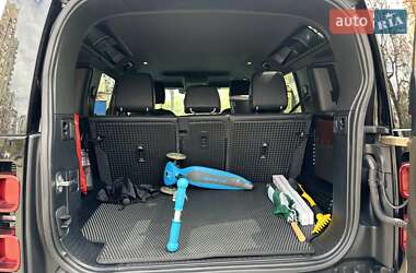 Позашляховик / Кросовер Land Rover Defender 2021 в 