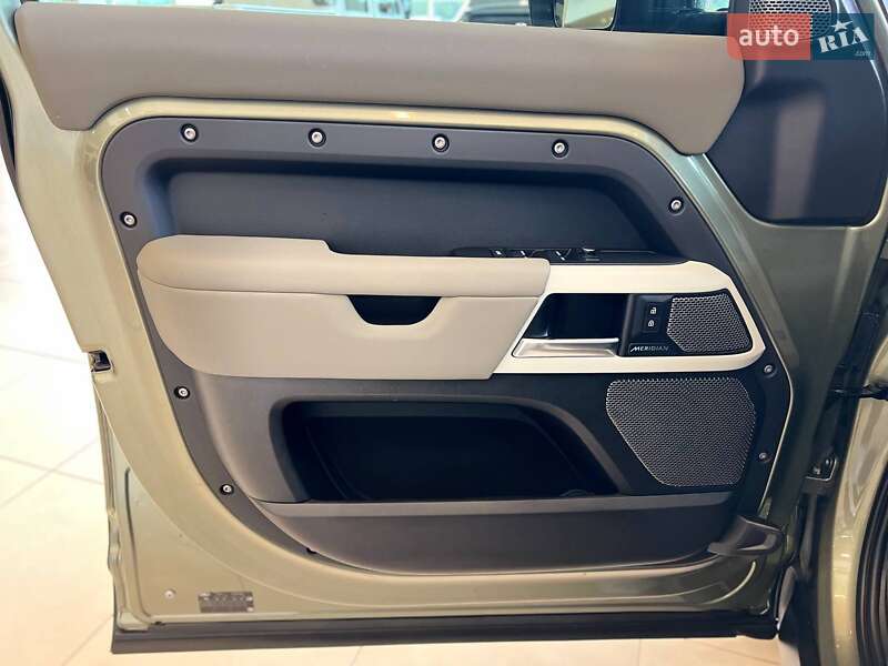 Внедорожник / Кроссовер Land Rover Defender 2020 в Киеве