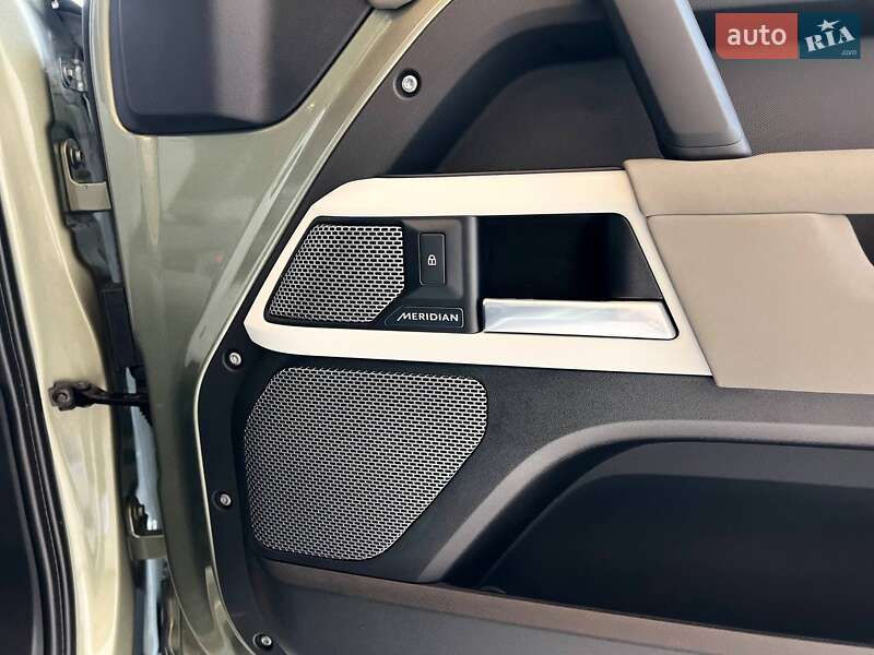 Внедорожник / Кроссовер Land Rover Defender 2020 в Киеве