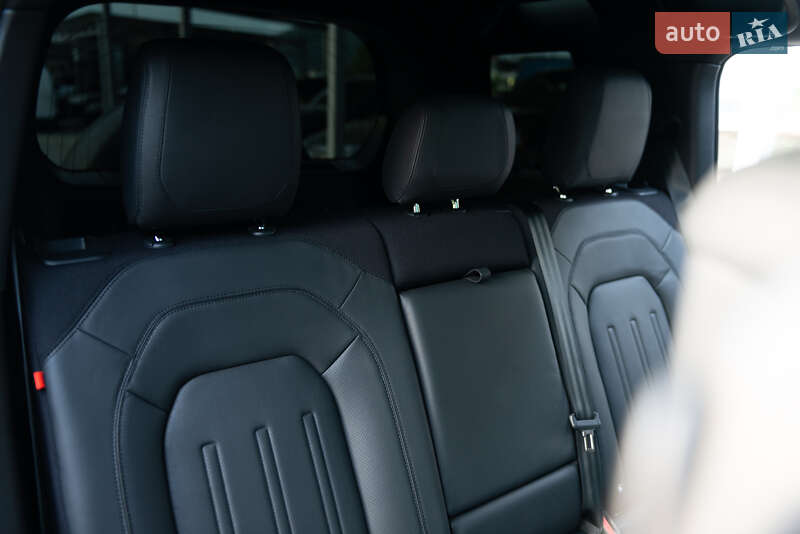 Внедорожник / Кроссовер Land Rover Defender 2022 в Мукачево