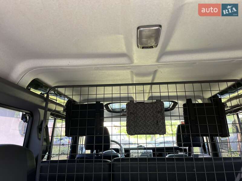 Позашляховик / Кросовер Land Rover Defender 2006 в Луцьку