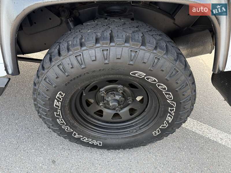 Внедорожник / Кроссовер Land Rover Defender 2008 в Киеве