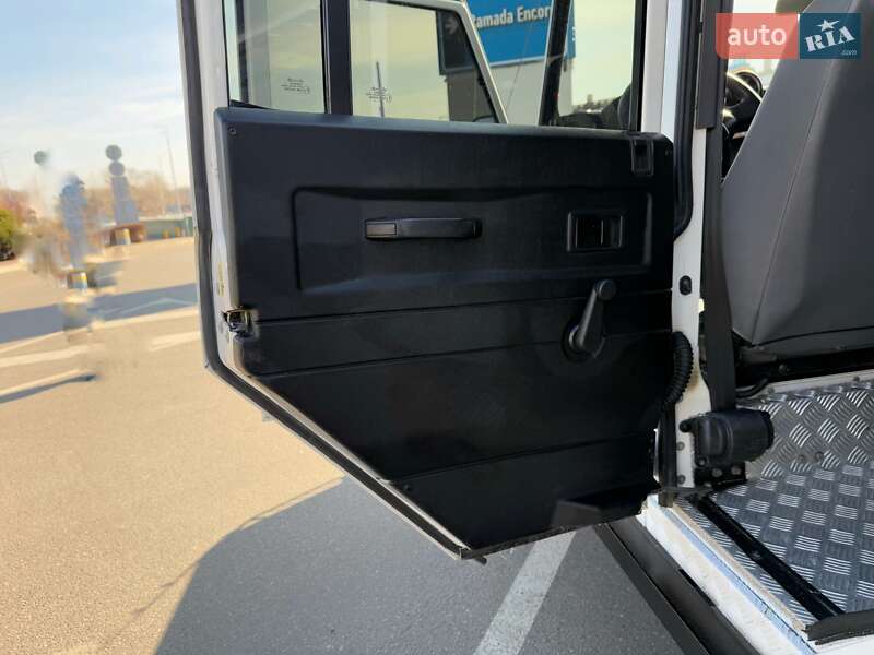 Внедорожник / Кроссовер Land Rover Defender 2008 в Киеве