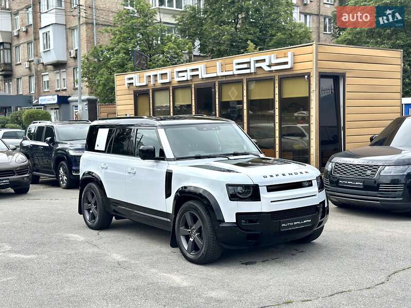 Land Rover Defender 2024