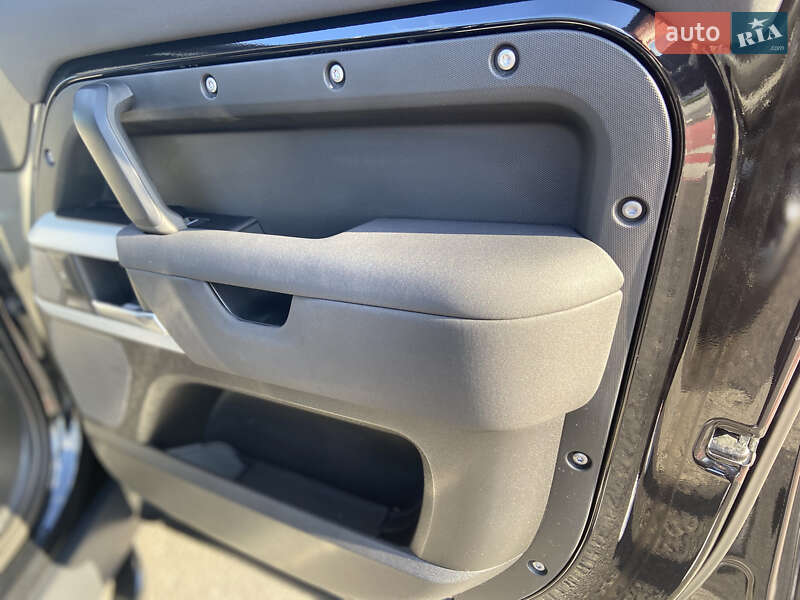 Внедорожник / Кроссовер Land Rover Defender 2020 в Киеве