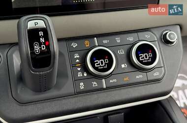 Внедорожник / Кроссовер Land Rover Defender 2022 в 