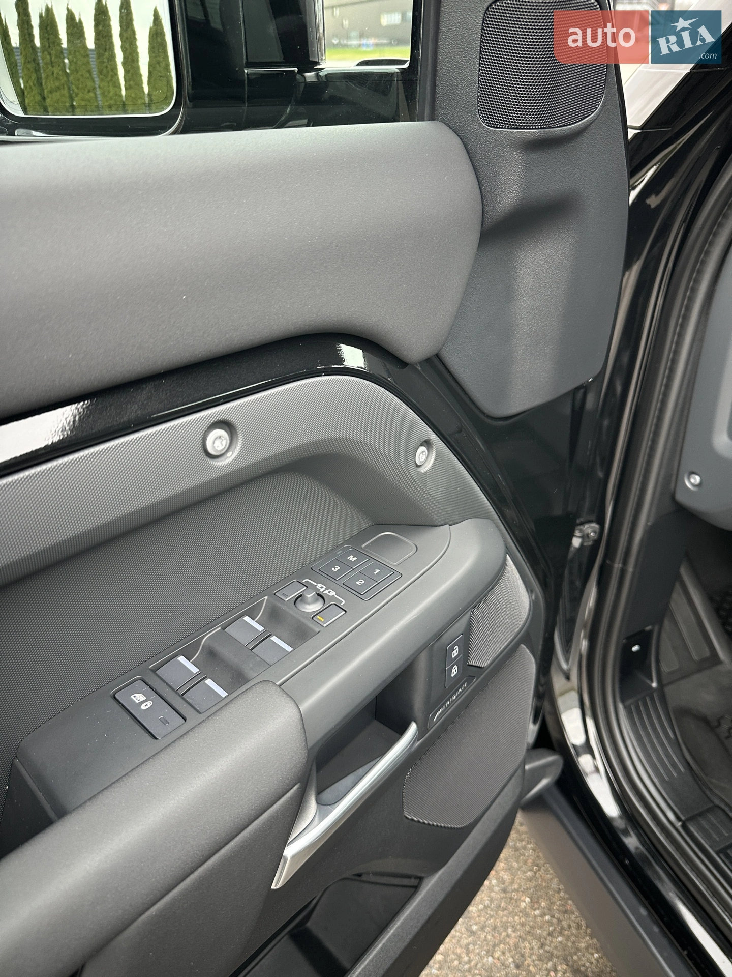 2024 Land Rover Defender - мініатюра 13