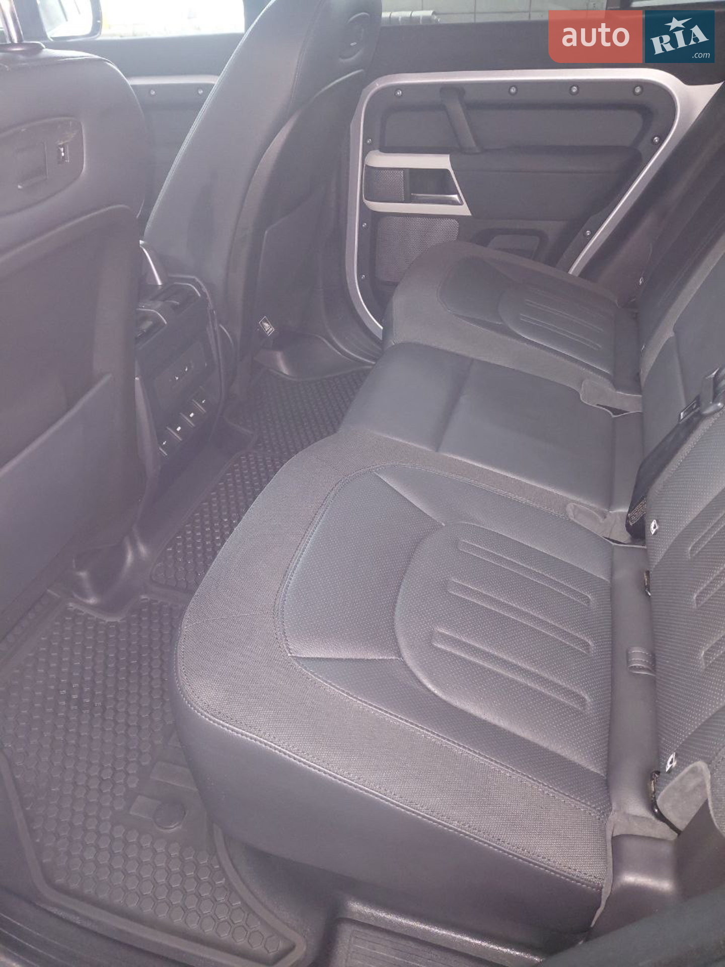 2020 Land Rover Defender - мініатюра 31
