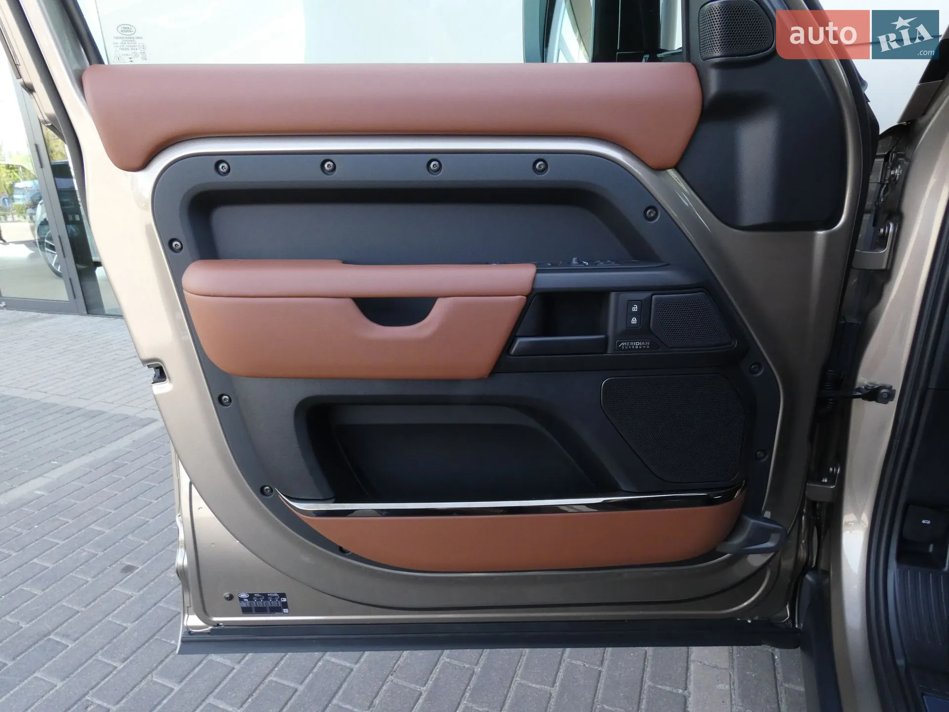 2025 Land Rover Defender - мініатюра 15