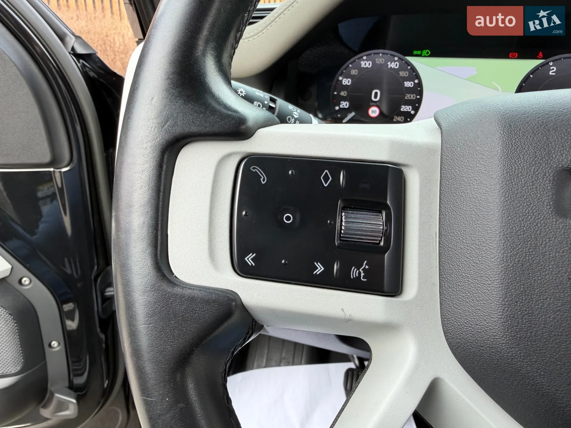 2022 Land Rover Defender - мініатюра 156