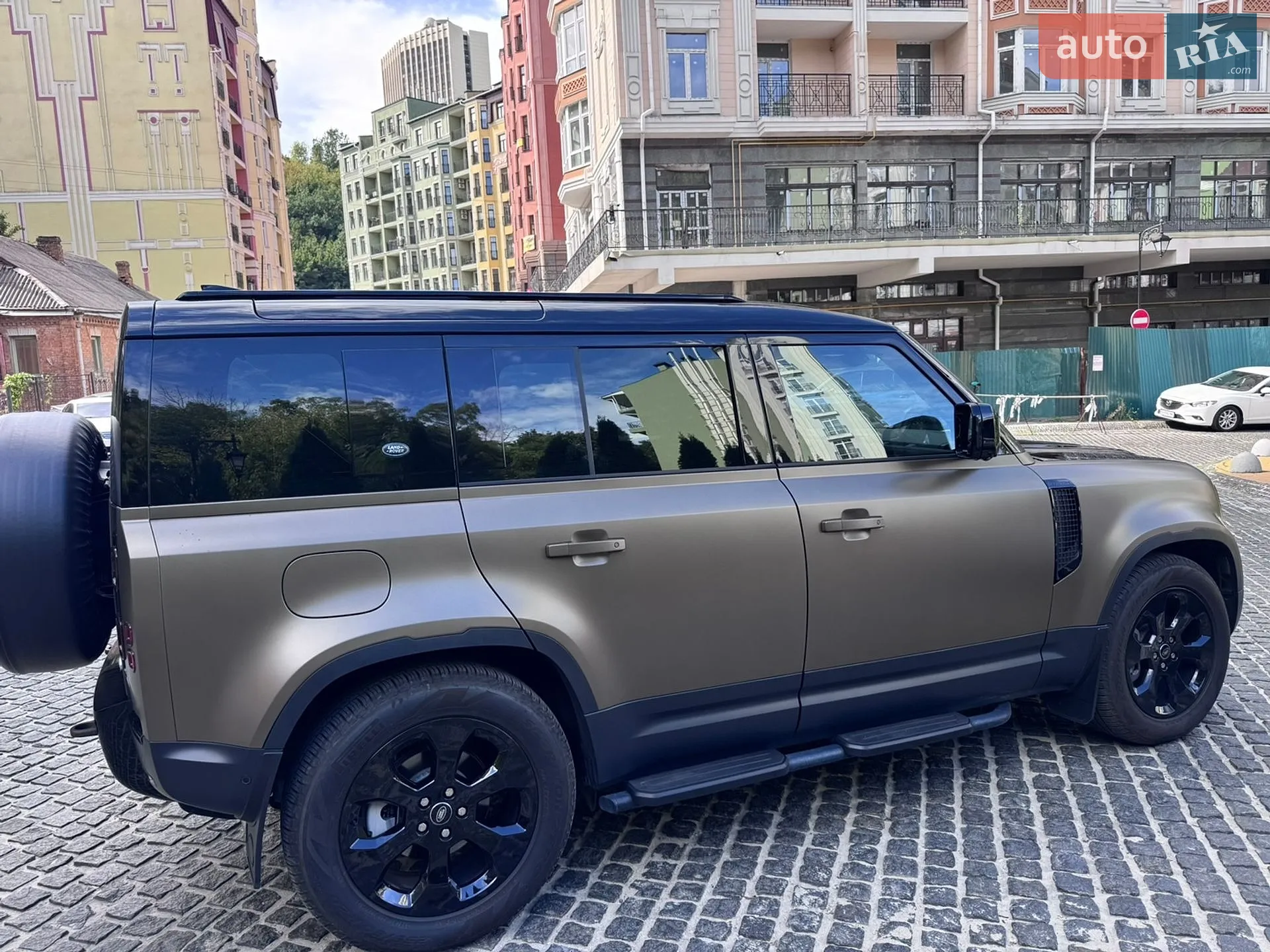 2023 Land Rover Defender - мініатюра 24