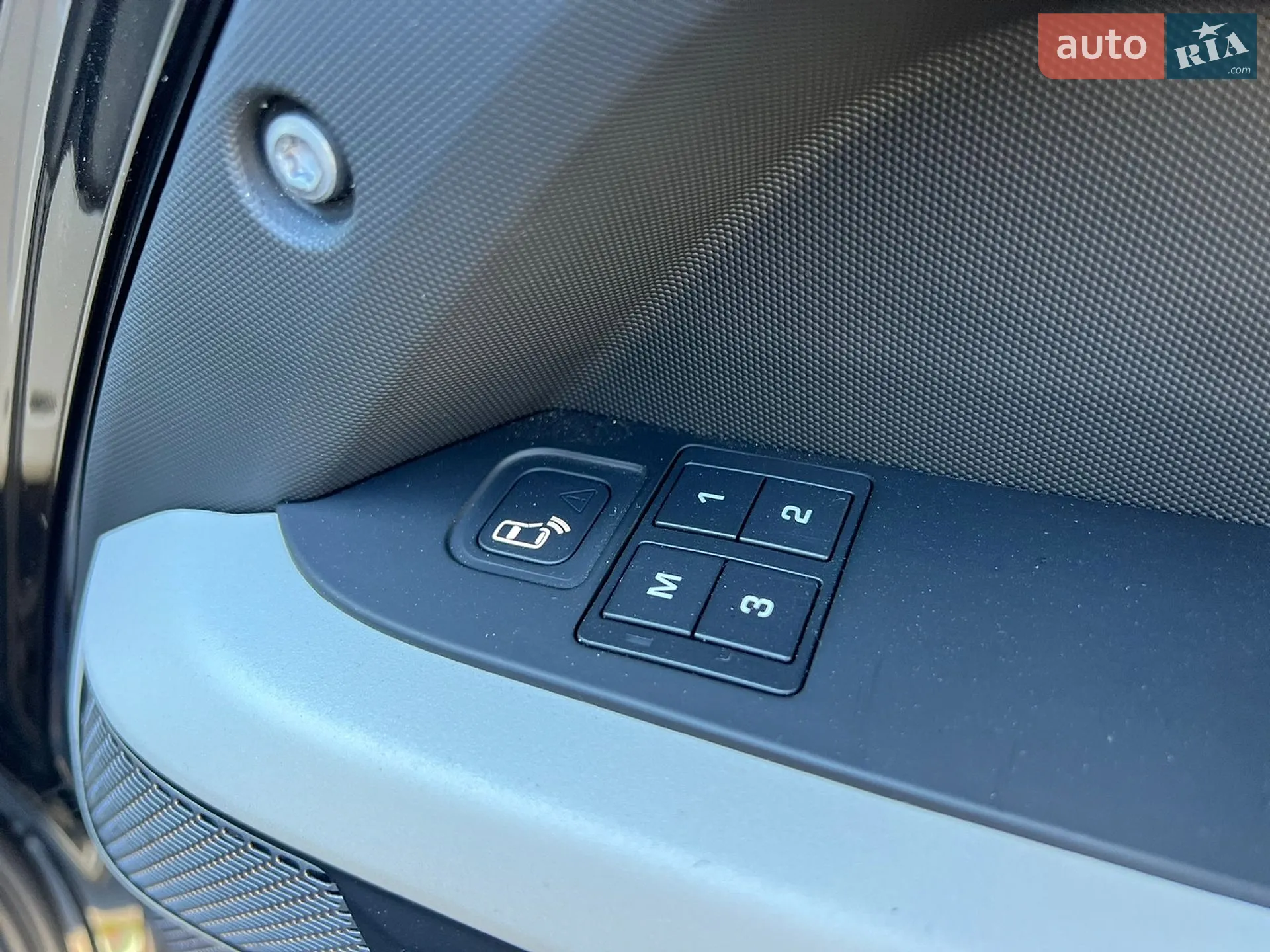 2020 Land Rover Defender - мініатюра 15