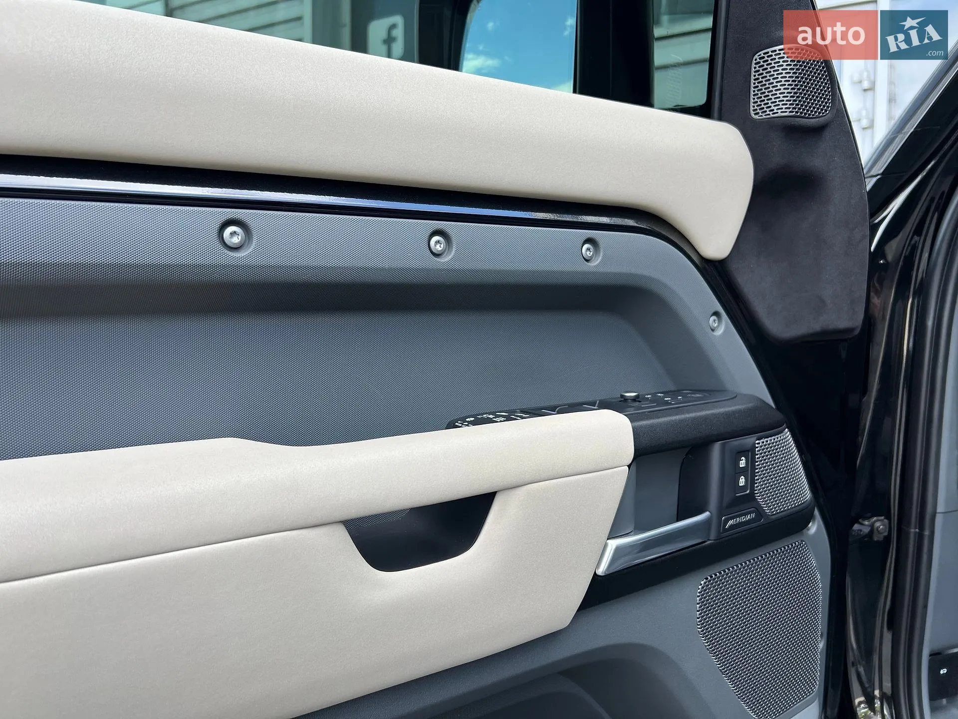 2021 Land Rover Defender - мініатюра 21