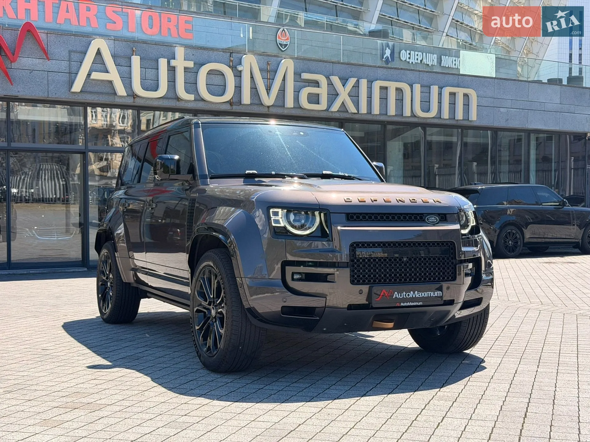 Land Rover Defender, 2025
