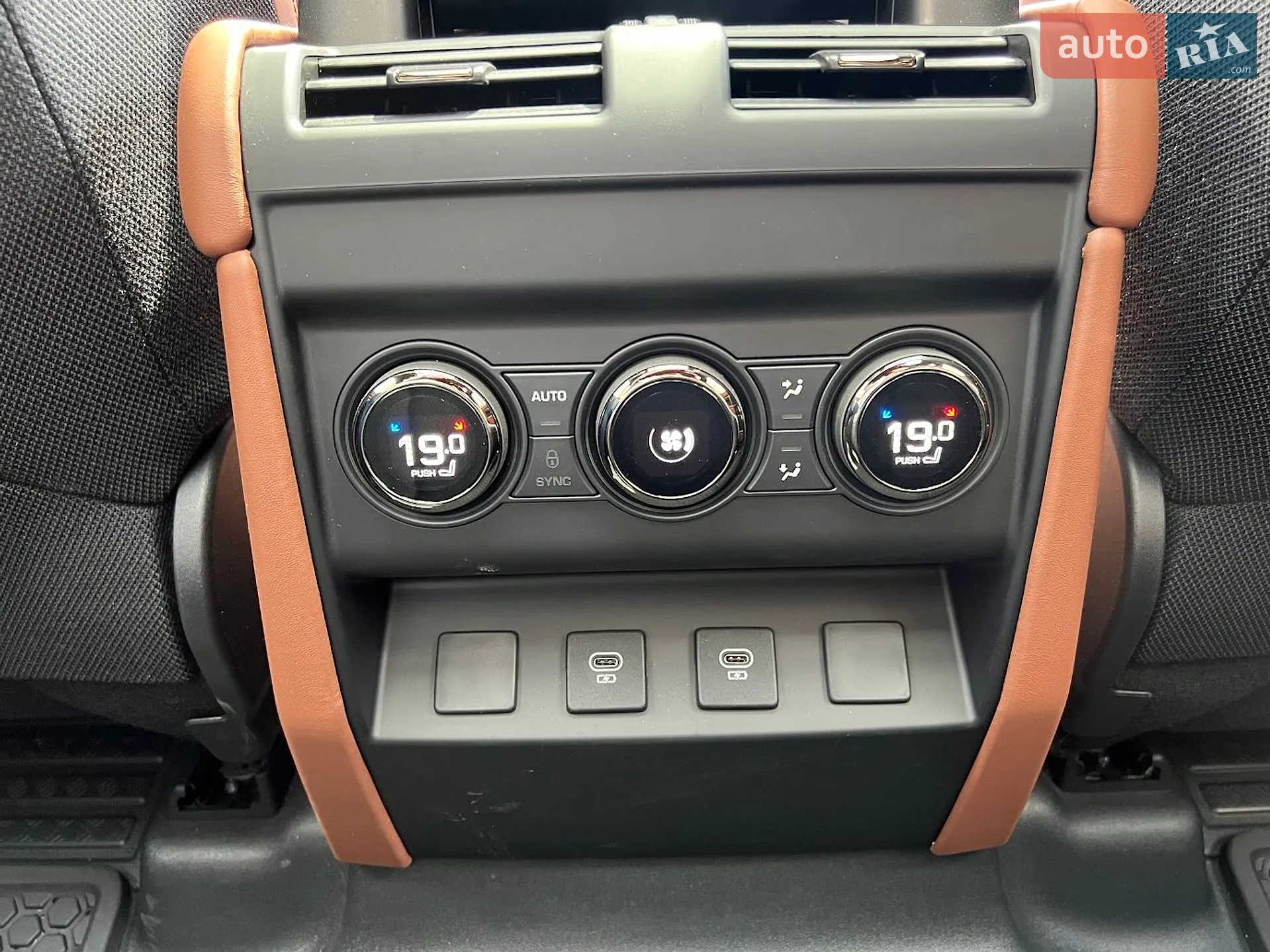 2025 Land Rover Defender - мініатюра 34