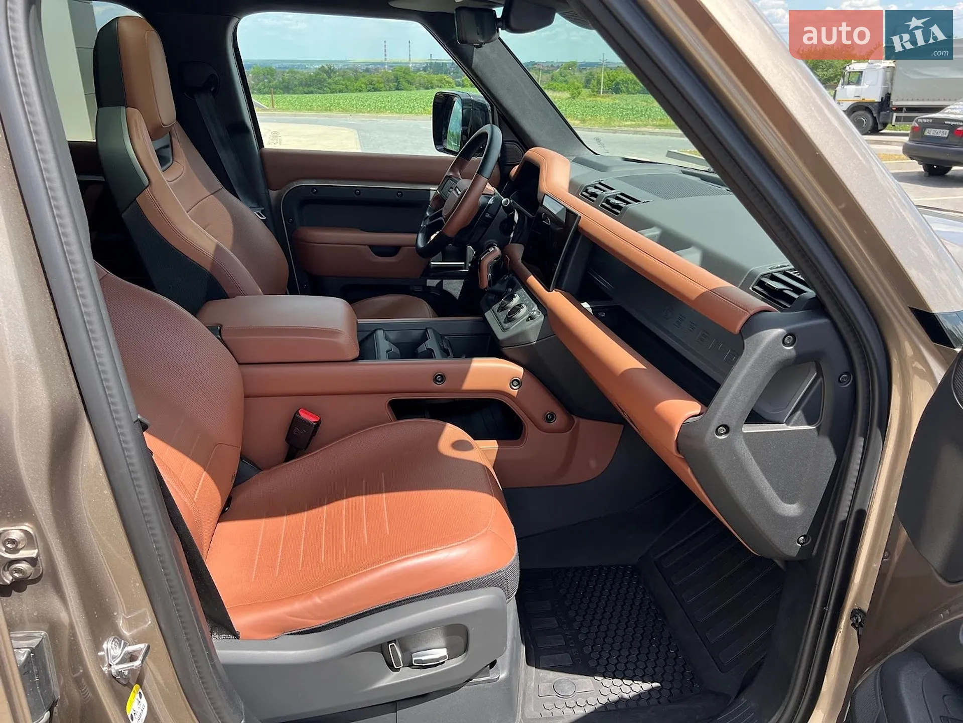 2025 Land Rover Defender - мініатюра 39