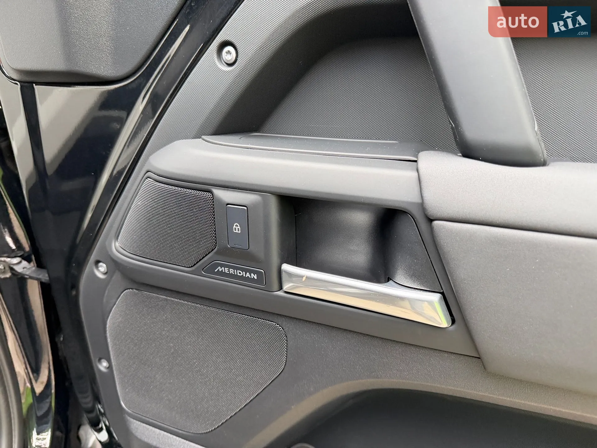 2024 Land Rover Defender - мініатюра 102