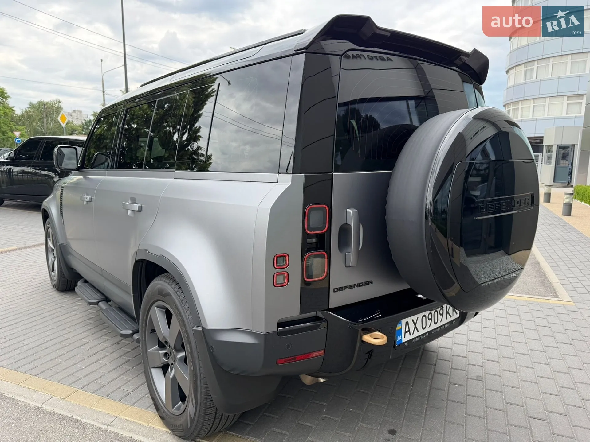 2023 Land Rover Defender - мініатюра 12