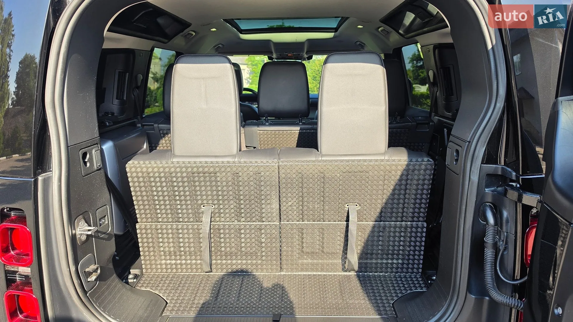 2020 Land Rover Defender - мініатюра 19