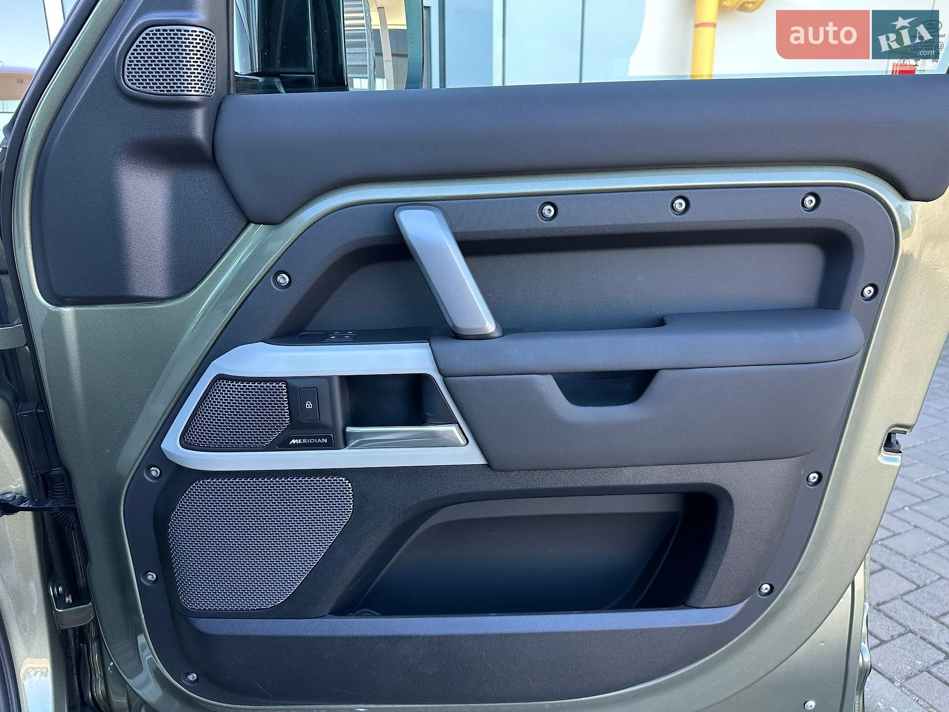 2024 Land Rover Defender - мініатюра 31