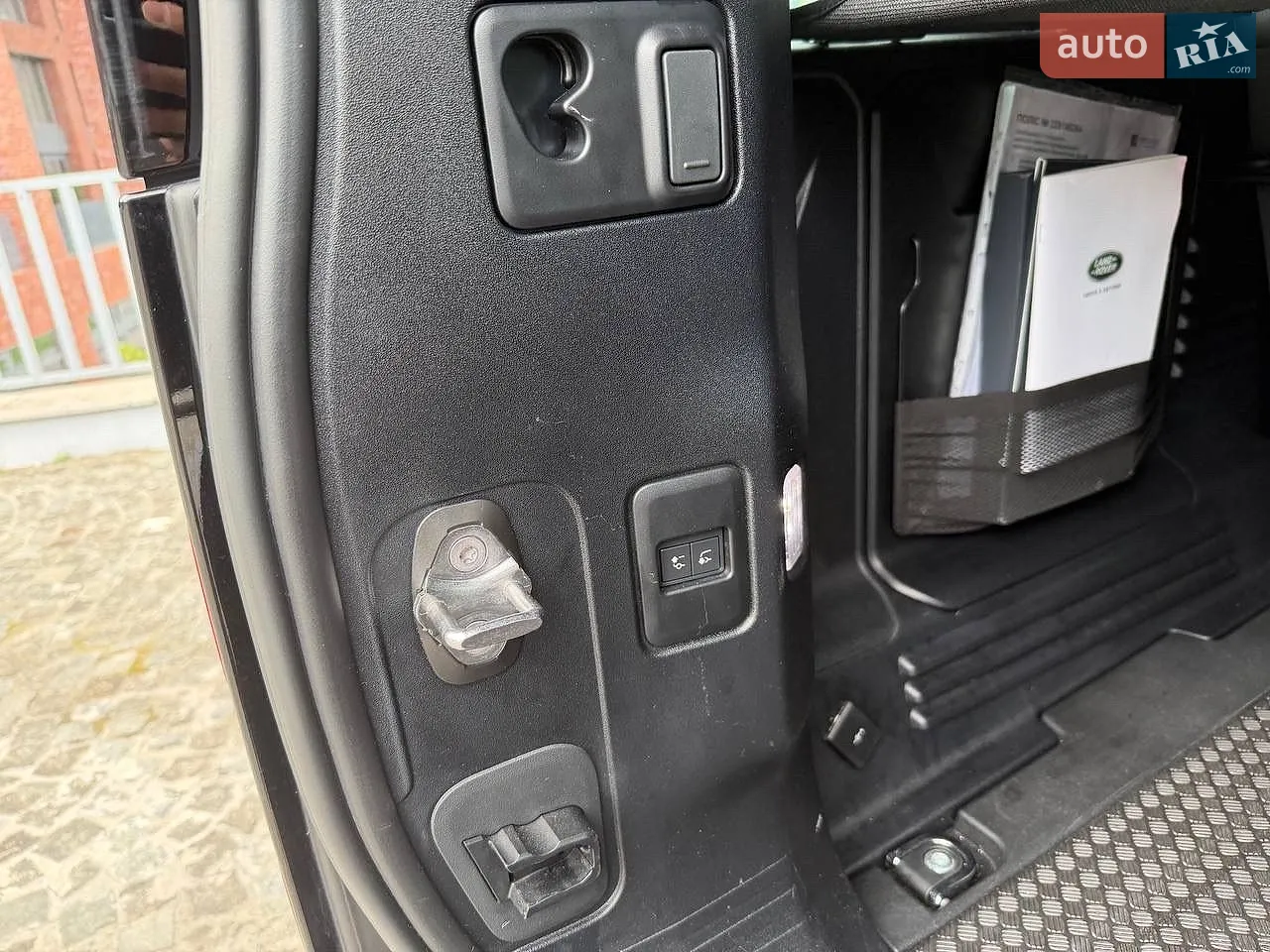 2022 Land Rover Defender - мініатюра 23