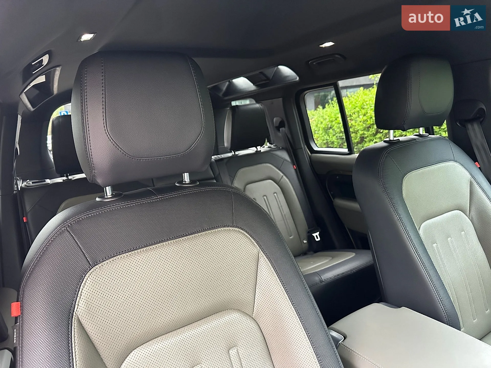 2021 Land Rover Defender - мініатюра 4