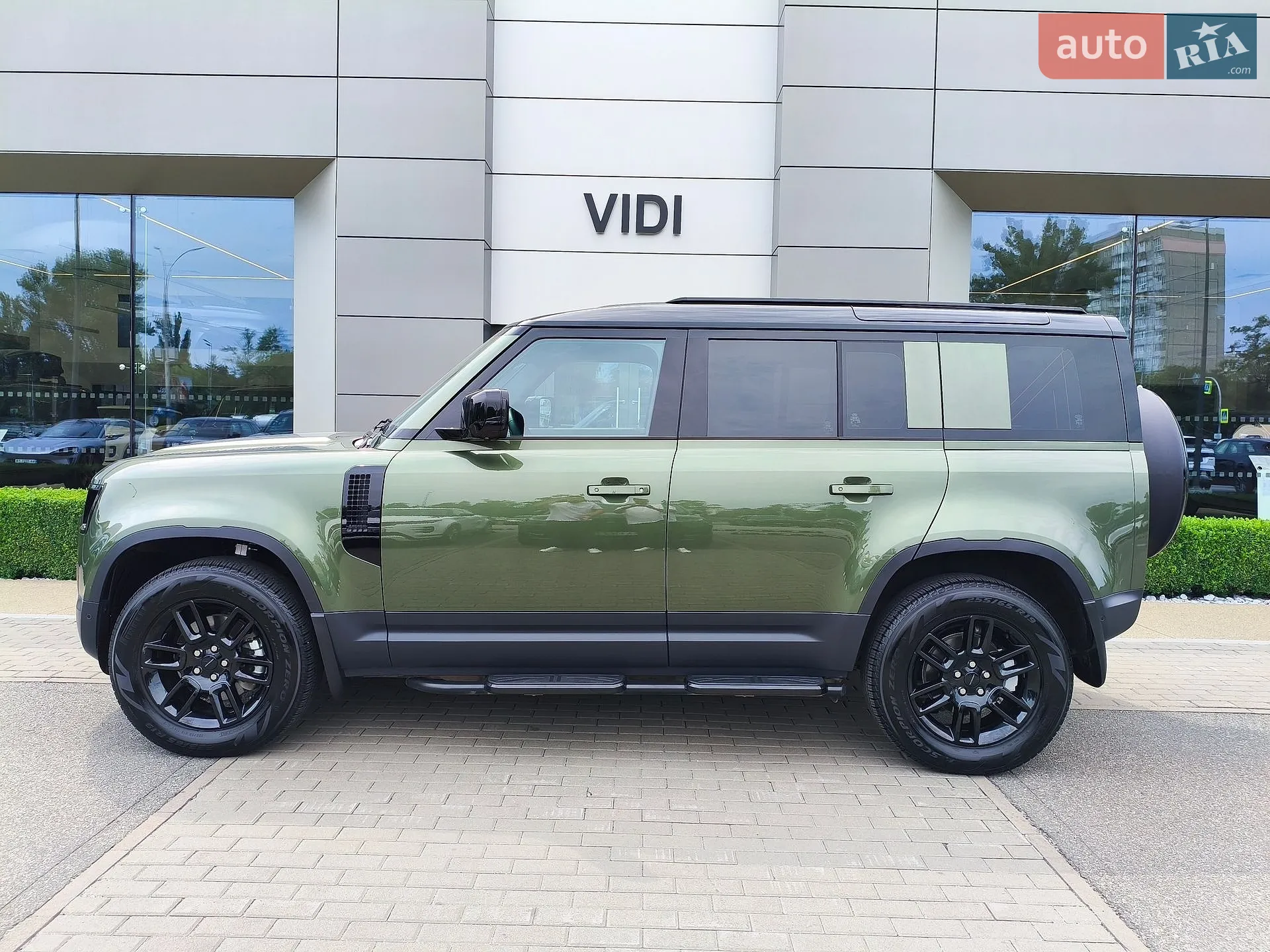 2026 Land Rover Defender - мініатюра 3