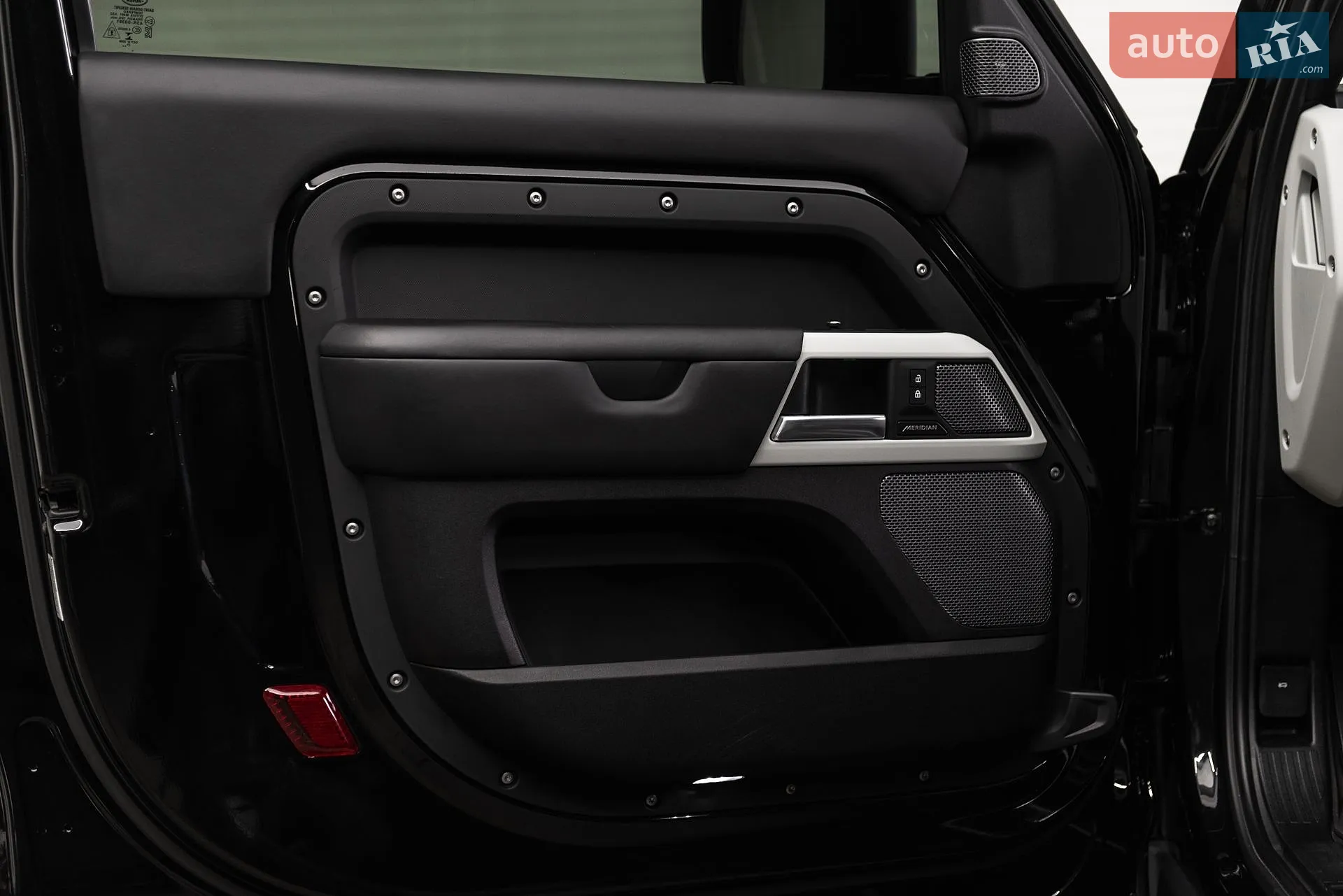 2022 Land Rover Defender - мініатюра 25