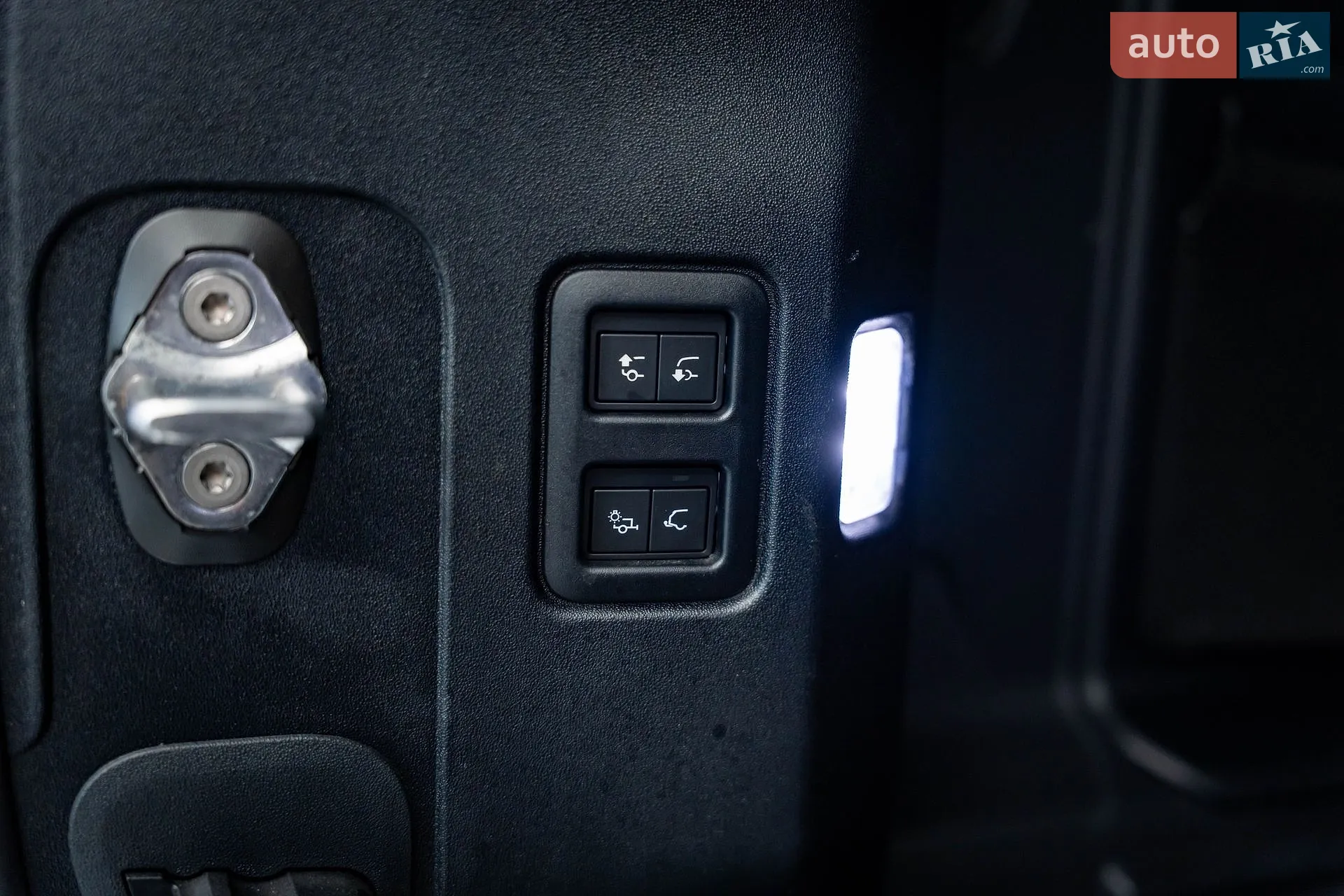 2021 Land Rover Defender - мініатюра 9