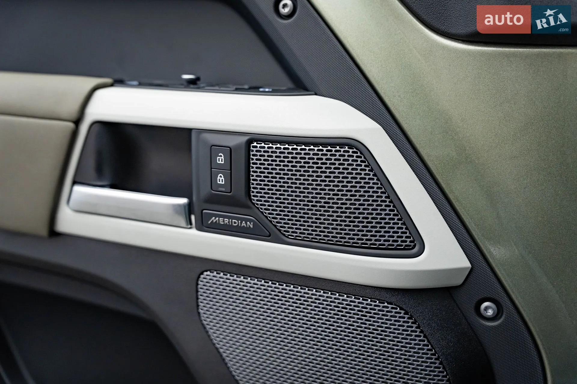 2021 Land Rover Defender - мініатюра 23