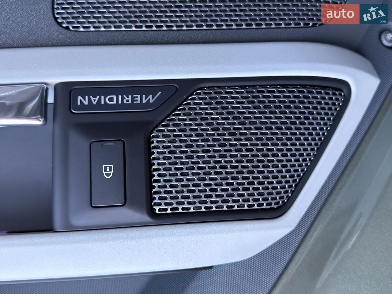 2020 Land Rover Defender - мініатюра 13