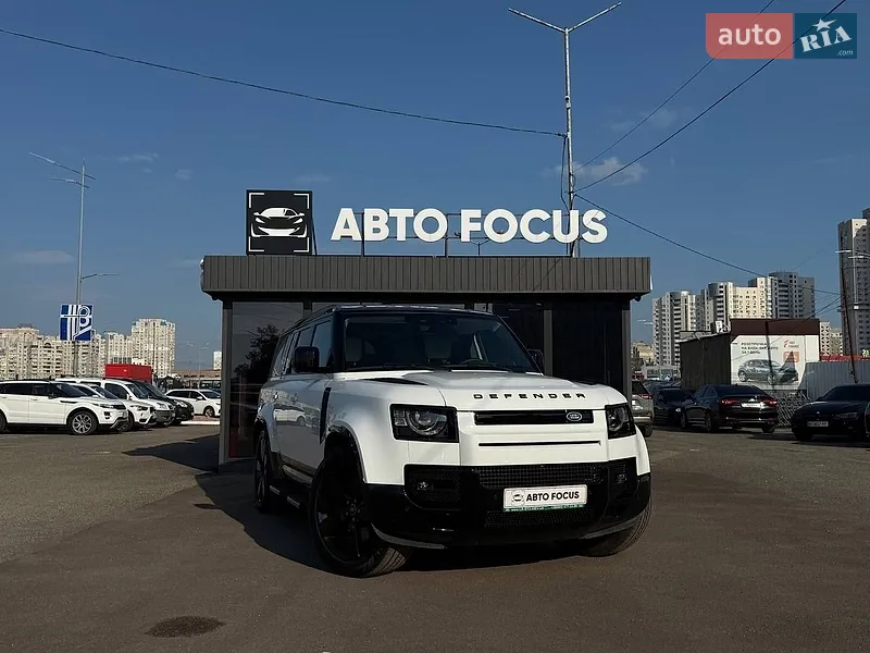 Land Rover Defender 2025