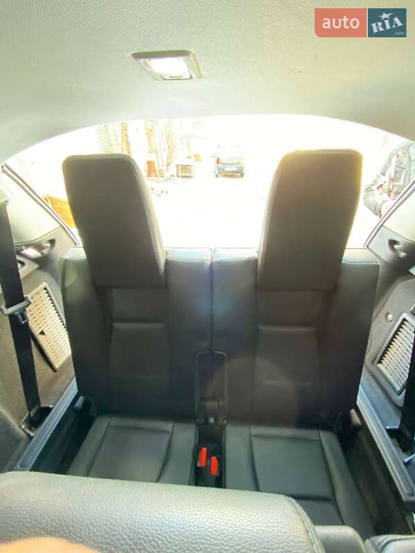 Внедорожник / Кроссовер Land Rover Discovery Sport 2015 в Киеве