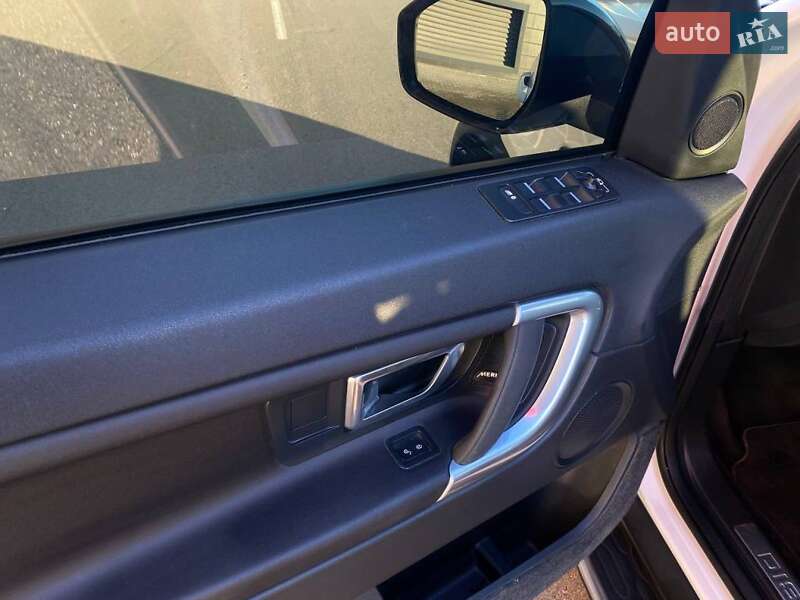 Внедорожник / Кроссовер Land Rover Discovery Sport 2017 в Киеве