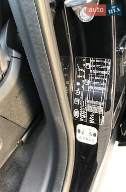 Внедорожник / Кроссовер Land Rover Discovery Sport 2018 в 