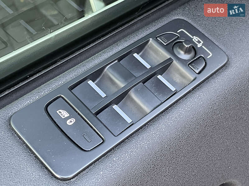Позашляховик / Кросовер Land Rover Discovery Sport 2015 в Миколаєві