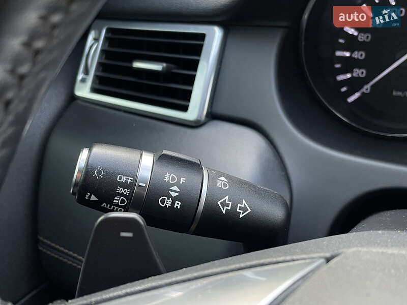 Позашляховик / Кросовер Land Rover Discovery Sport 2015 в Миколаєві