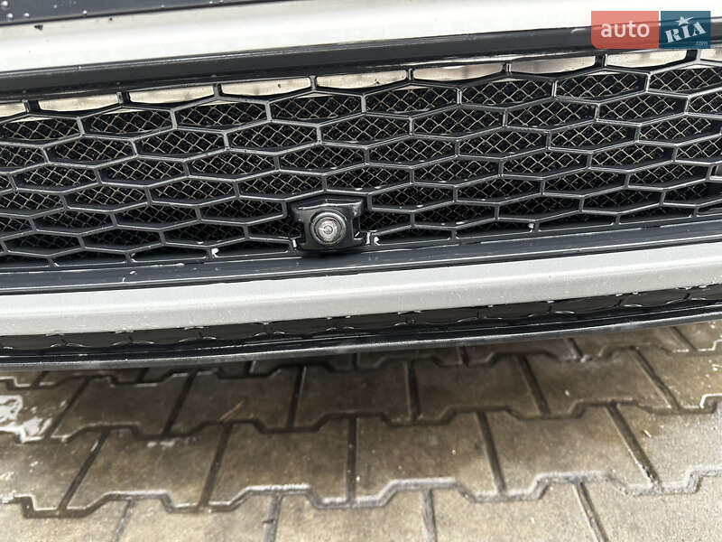 Внедорожник / Кроссовер Land Rover Discovery Sport 2016 в Киеве