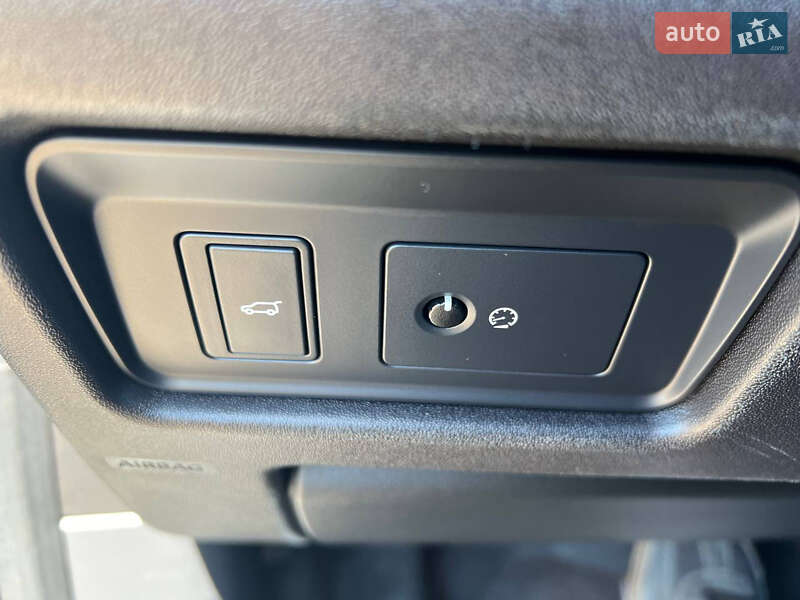 Внедорожник / Кроссовер Land Rover Discovery Sport 2016 в Тернополе