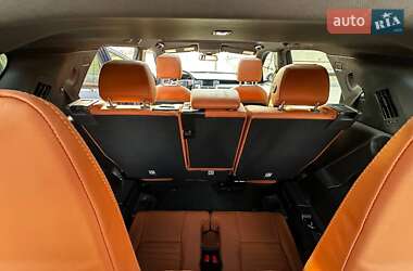 Позашляховик / Кросовер Land Rover Discovery Sport 2015 в 