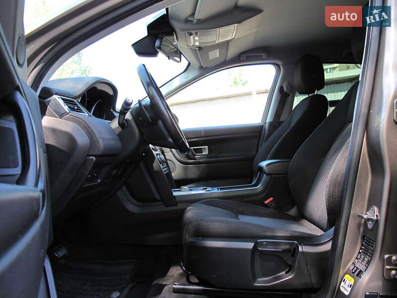 Внедорожник / Кроссовер Land Rover Discovery Sport 2016 в Киеве