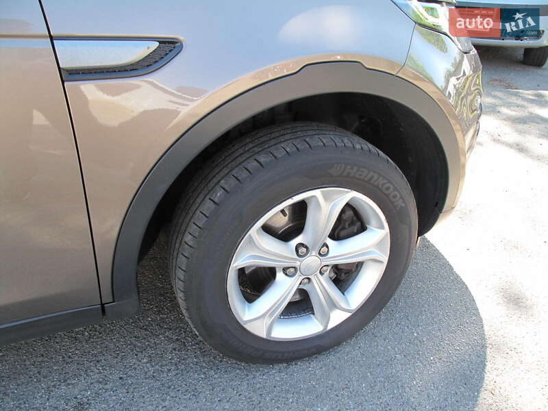 Внедорожник / Кроссовер Land Rover Discovery Sport 2016 в Киеве